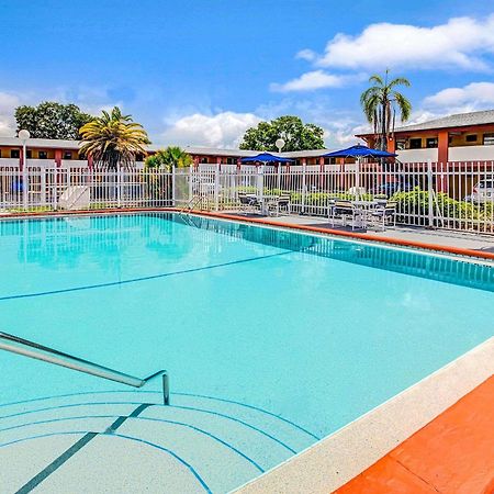 Airport Inn Tampa Eksteriør billede